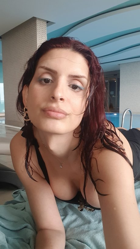 Naakte gelekte OnlyFans-foto van Melissa Turkish Trans Woman Model