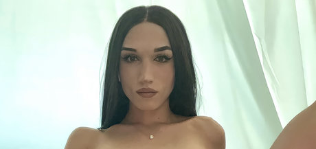 Naakte gelekte OnlyFans-foto van Bella