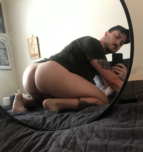 Naakte gelekte OnlyFans-foto van Tropkickthunderxxx