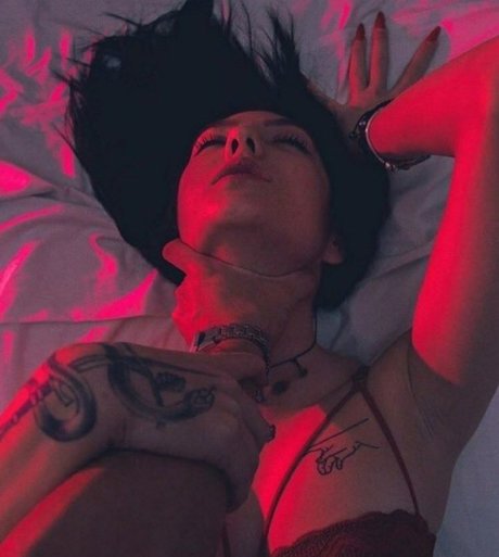 Naakte gelekte OnlyFans-foto van Menhaveonlyfanstoo