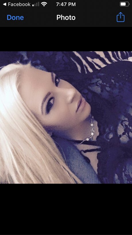Naakte gelekte OnlyFans-foto van Ryleebossette