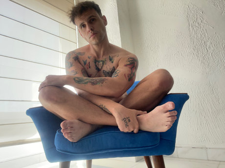Naakte gelekte OnlyFans-foto van Pablovlogs