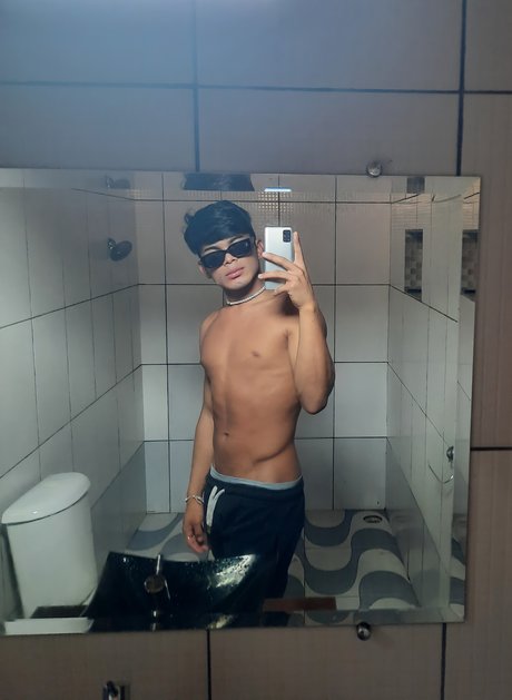 Naakte gelekte OnlyFans-foto van Randerson Diaxx