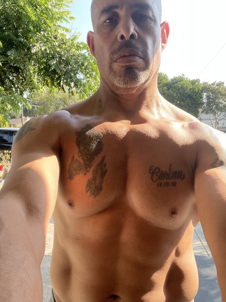Naakte gelekte OnlyFans-foto van Anthony