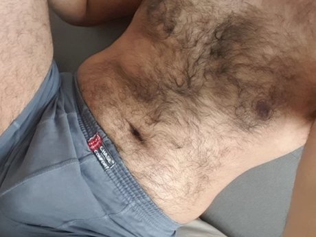 Naakte gelekte OnlyFans-foto van Zayn