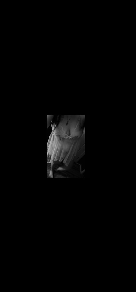 Naakte gelekte OnlyFans-foto van Sexychick94
