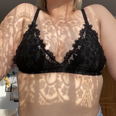 Naakte gelekte OnlyFans-foto van Urgirlfromnzl