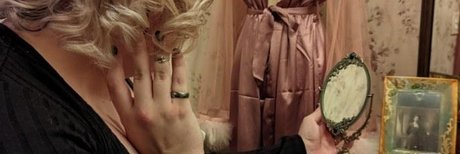 Naakte gelekte OnlyFans-foto van Evelynn Adelaide