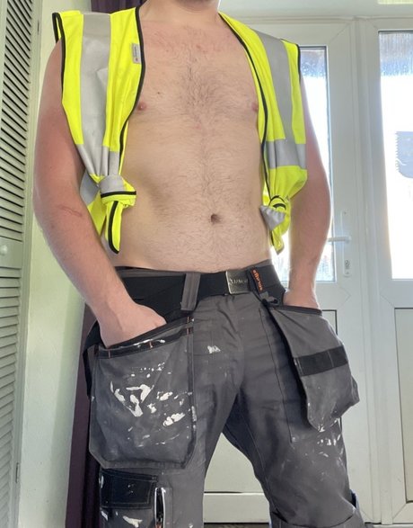 Naakte gelekte OnlyFans-foto van Tradiewill
