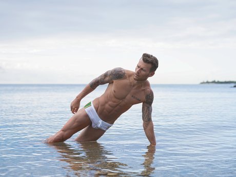 Naakte gelekte OnlyFans-foto van Mainzzz