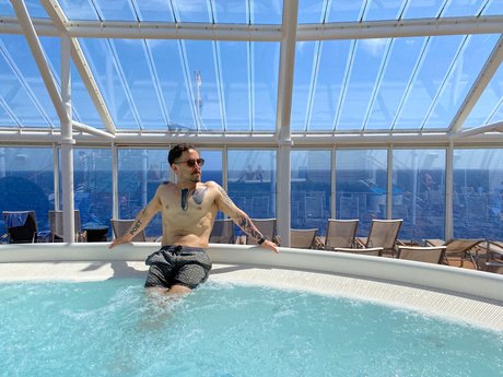 Naakte gelekte OnlyFans-foto van Javier