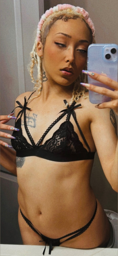 Naakte gelekte OnlyFans-foto van The Divine Empress