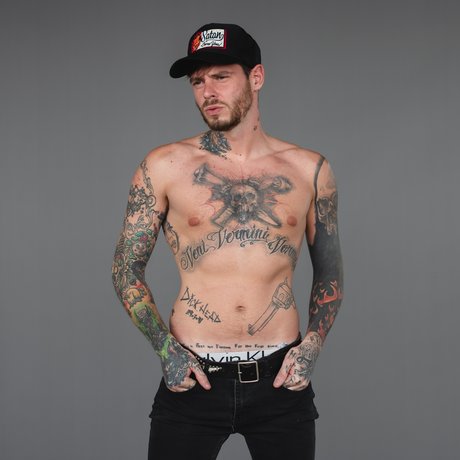 Naakte gelekte OnlyFans-foto van Pinche Chris