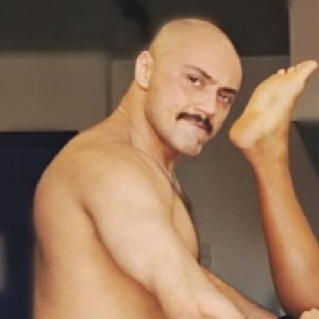 Naakte gelekte OnlyFans-foto van Tom Lima
