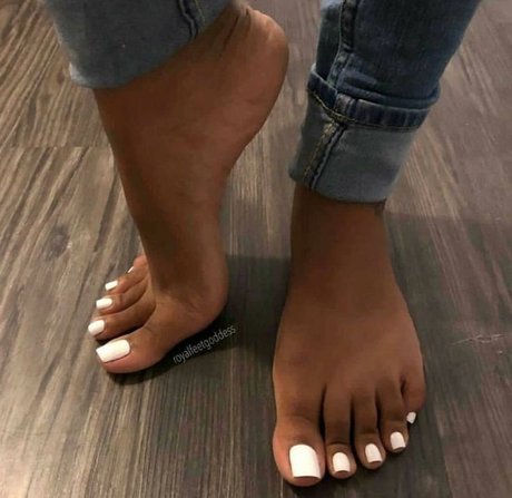 Naakte gelekte OnlyFans-foto van The Suckable Gang