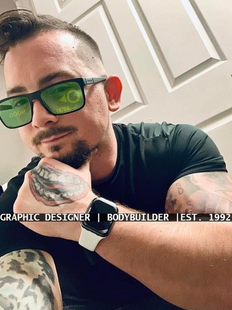 Naakte gelekte OnlyFans-foto van Tony Tampa