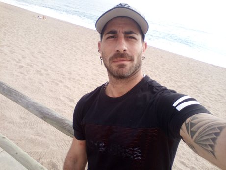 Naakte gelekte OnlyFans-foto van Sergiodoniz