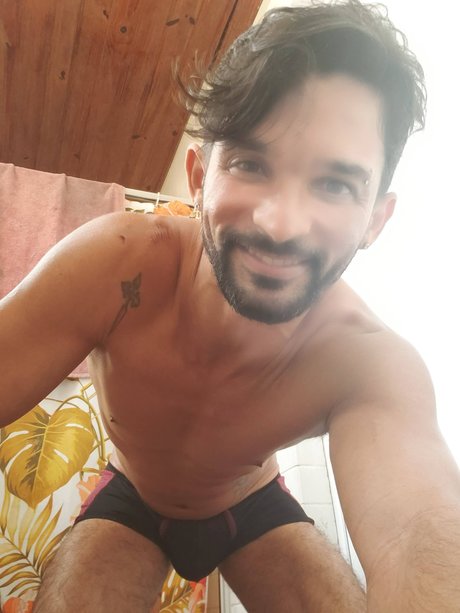 Naakte gelekte OnlyFans-foto van Marc0