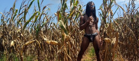 Naakte gelekte OnlyFans-foto van Toppintwink