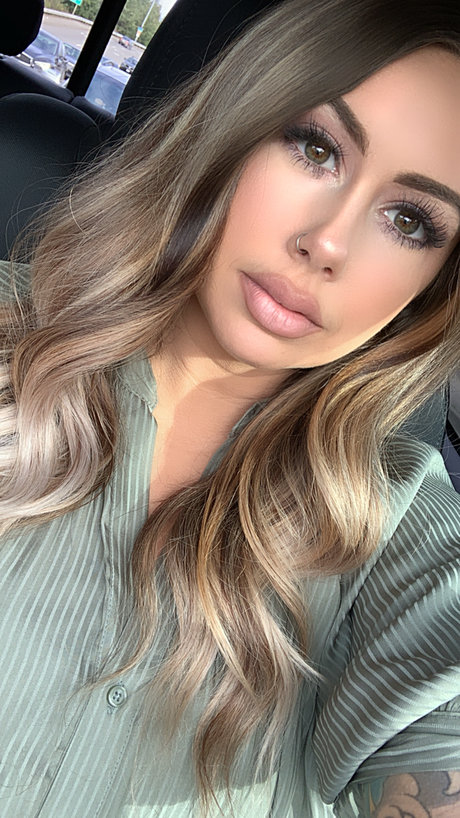 Naakte gelekte OnlyFans-foto van Karissa