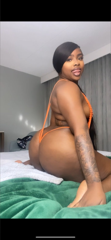 Naakte gelekte OnlyFans-foto van Msxclusive Grip 