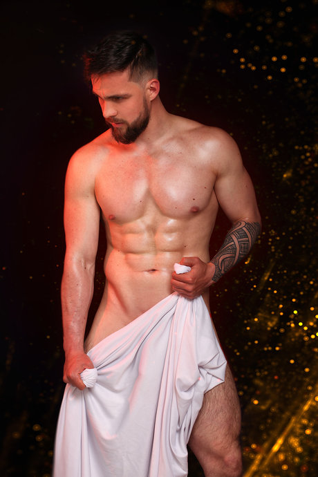 Naakte gelekte OnlyFans-foto van Emmanuel Namer