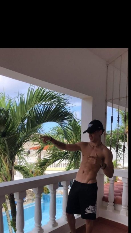 Naakte gelekte OnlyFans-foto van Voltron0808