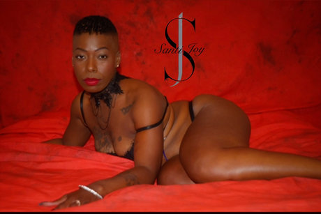 Naakte gelekte OnlyFans-foto van Santijoy