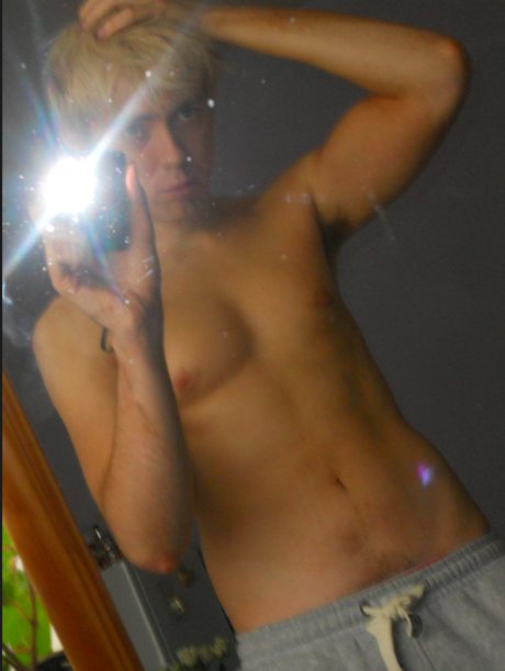 Naakte gelekte OnlyFans-foto van Gymboi