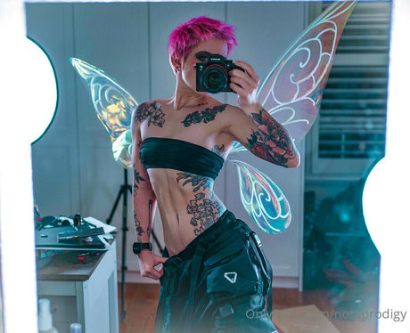 Naakte gelekte OnlyFans-foto van Notaprodigy