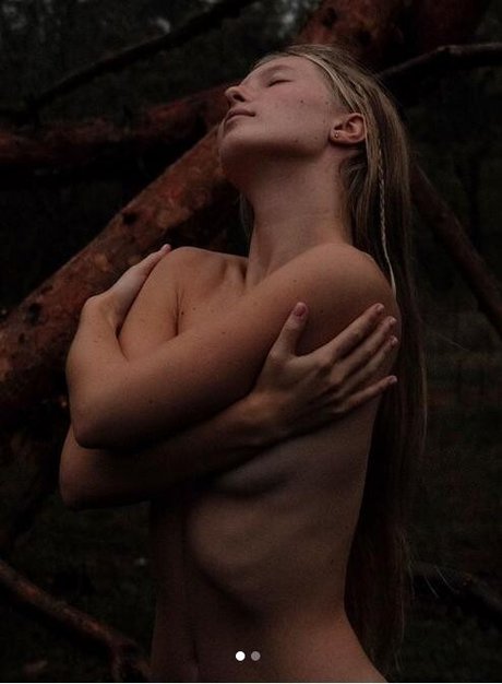 Naakte gelekte OnlyFans-foto van Alena Barhalenko