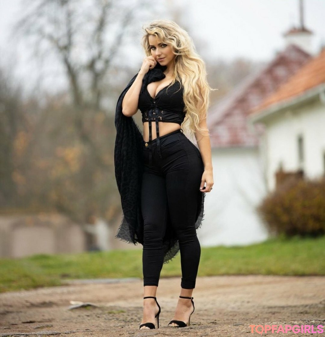 Naakte gelekte OnlyFans-foto van Neringa Kriziute #1438