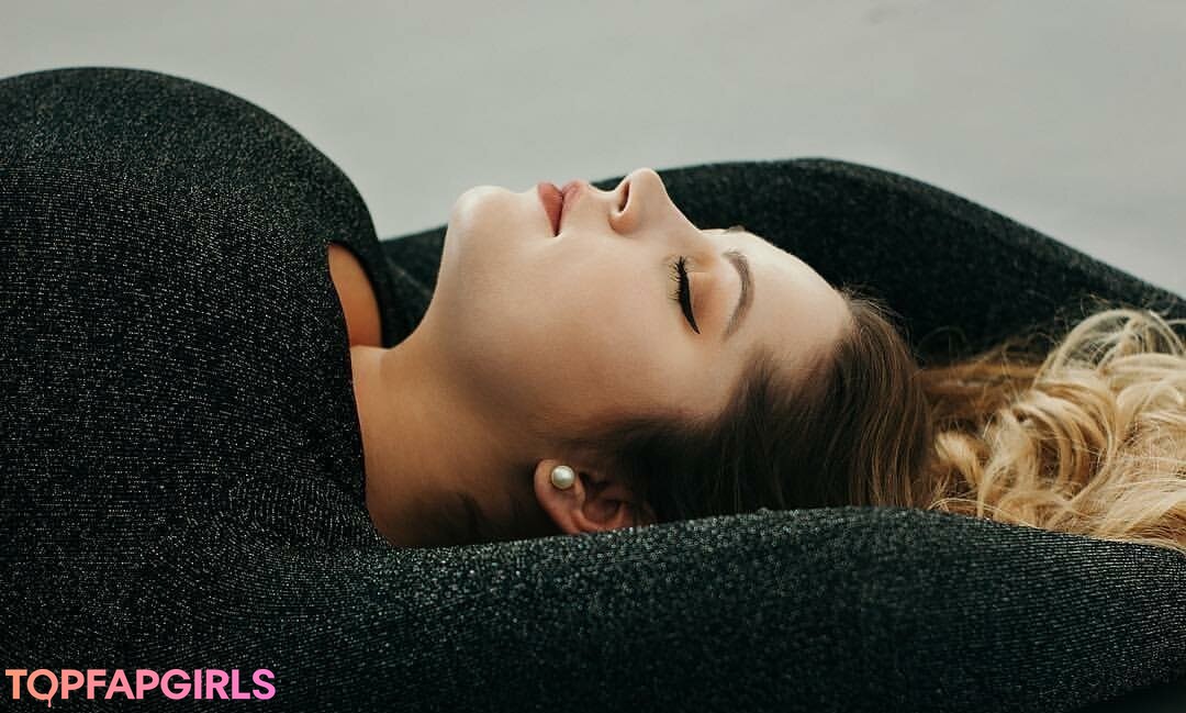 Naakte gelekte OnlyFans-foto van Holly Garner #213 Naakte gelekte OnlyFans-foto van Holly Garner #213