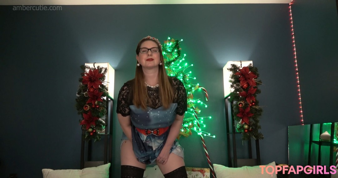 Naakte gelekte OnlyFans-foto van Ambercutie #1001