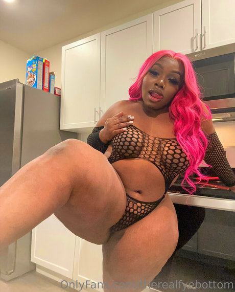 Naakte gelekte OnlyFans-foto van Therealfyebottom