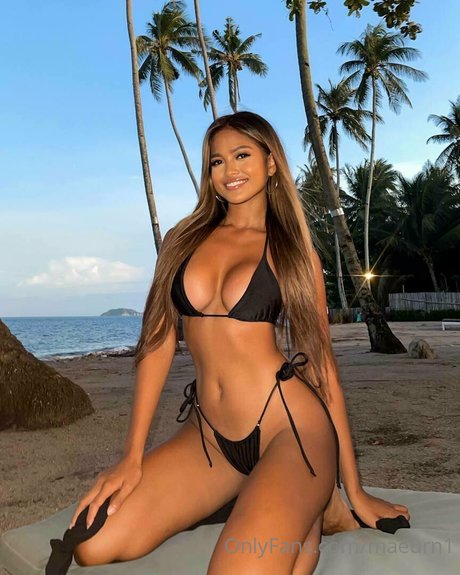 Naakte gelekte OnlyFans-foto van Maeurn1