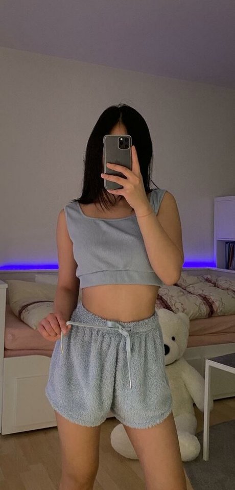 Naakte gelekte OnlyFans-foto van Kikipearl