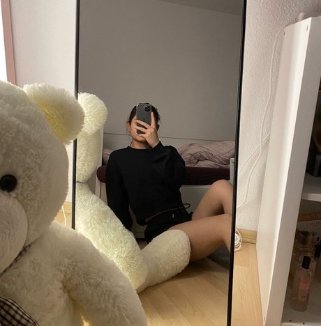 Naakte gelekte OnlyFans-foto van Kikipearl