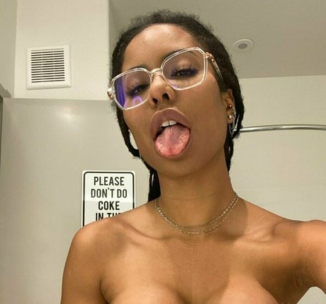 Kira Noir