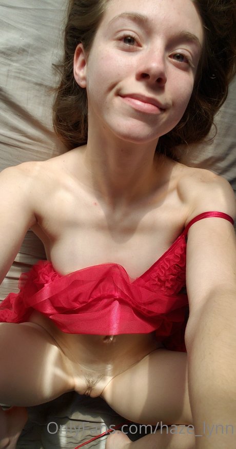 Naakte gelekte OnlyFans-foto van Hazelynn
