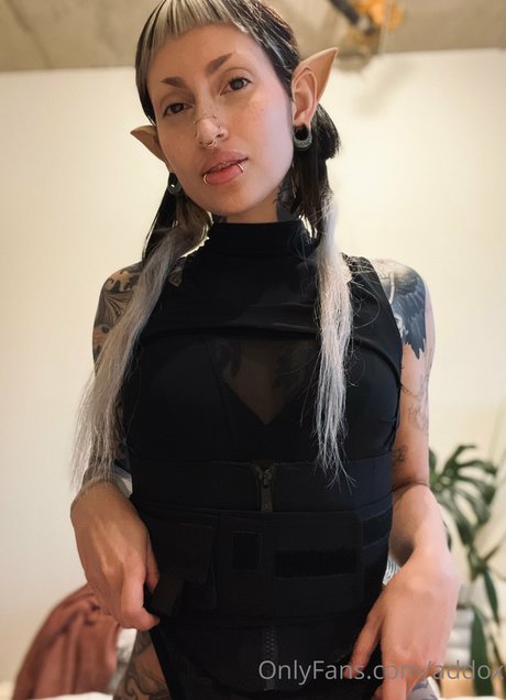 Naakte gelekte OnlyFans-foto van Addox