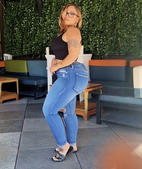 Scarlett Cakez