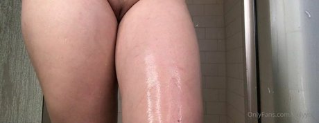 Naakte gelekte OnlyFans-foto van Holyyoly