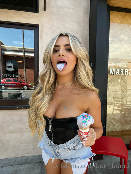 Naakte gelekte OnlyFans-foto van Brandi Burr