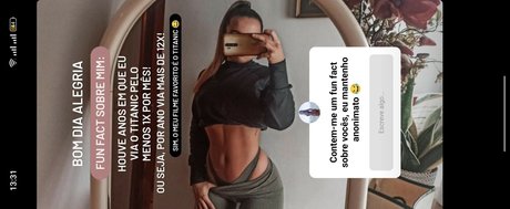 Naakte gelekte OnlyFans-foto van Flavia De Sousa
