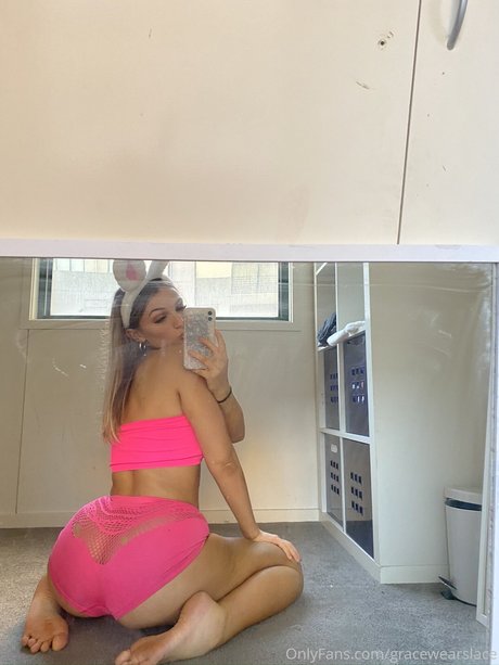 Naakte gelekte OnlyFans-foto van Gracewearslace