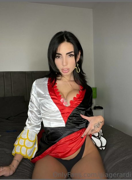 Naakte gelekte OnlyFans-foto van Giagerardi