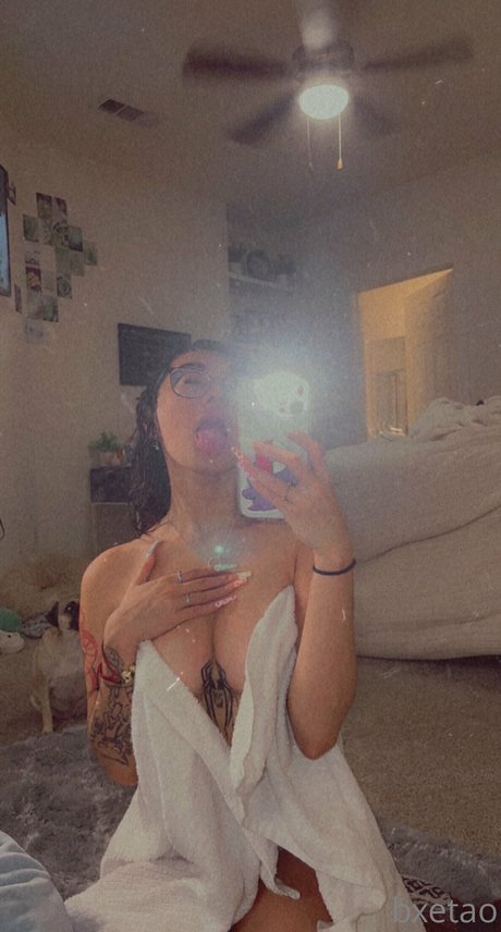 Naakte gelekte OnlyFans-foto van Jxcryn