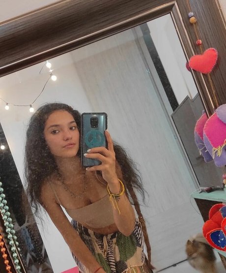 Naakte gelekte OnlyFans-foto van Makymakys