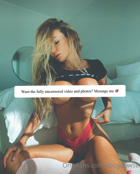 Naakte gelekte OnlyFans-foto van Abby Dowse